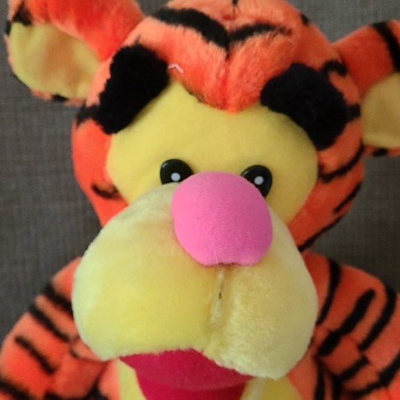 Vintage Tigger Plush - Picture 2 of 7